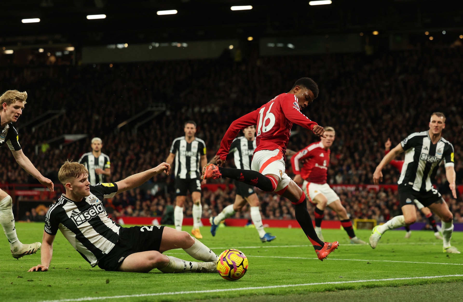 MU dau Newcastle anh 7