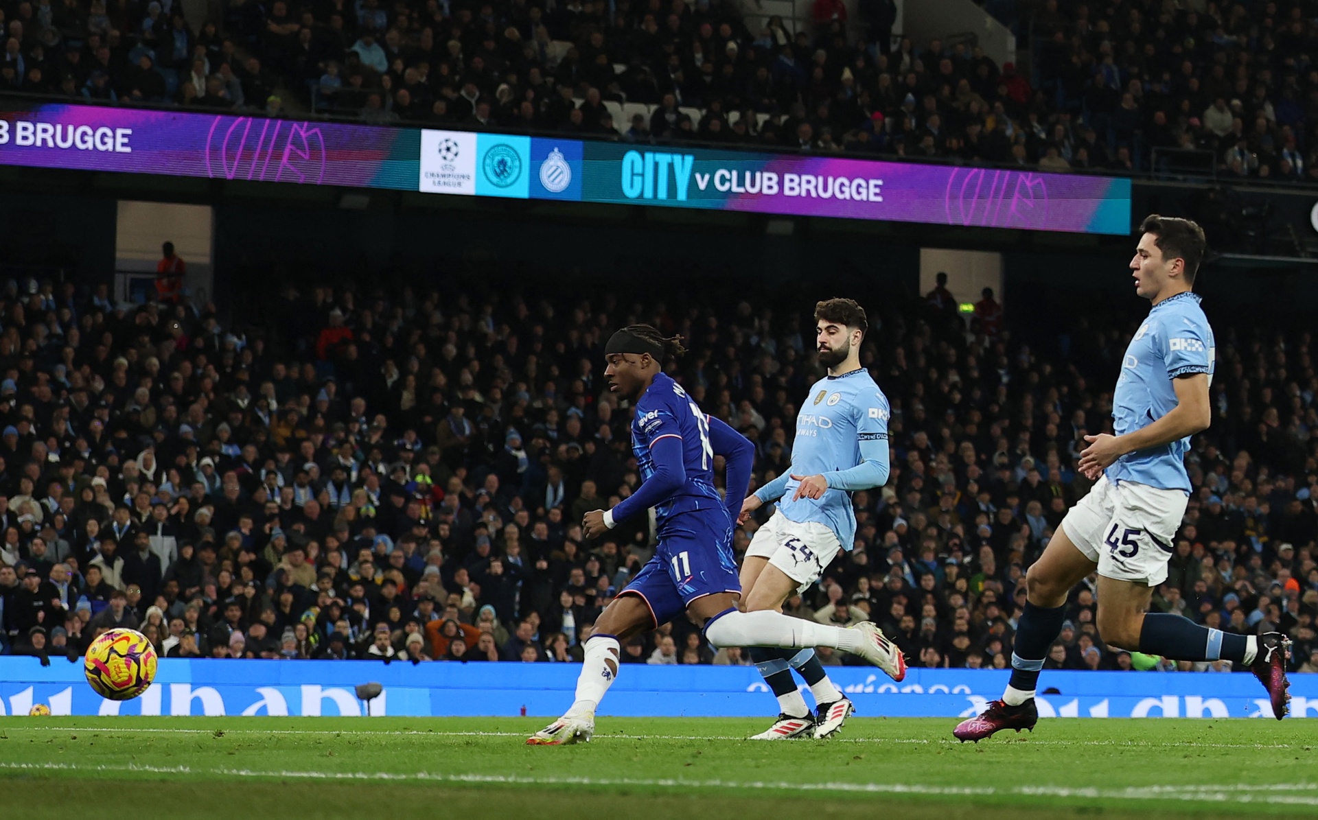 Khusanov mac loi anh 3