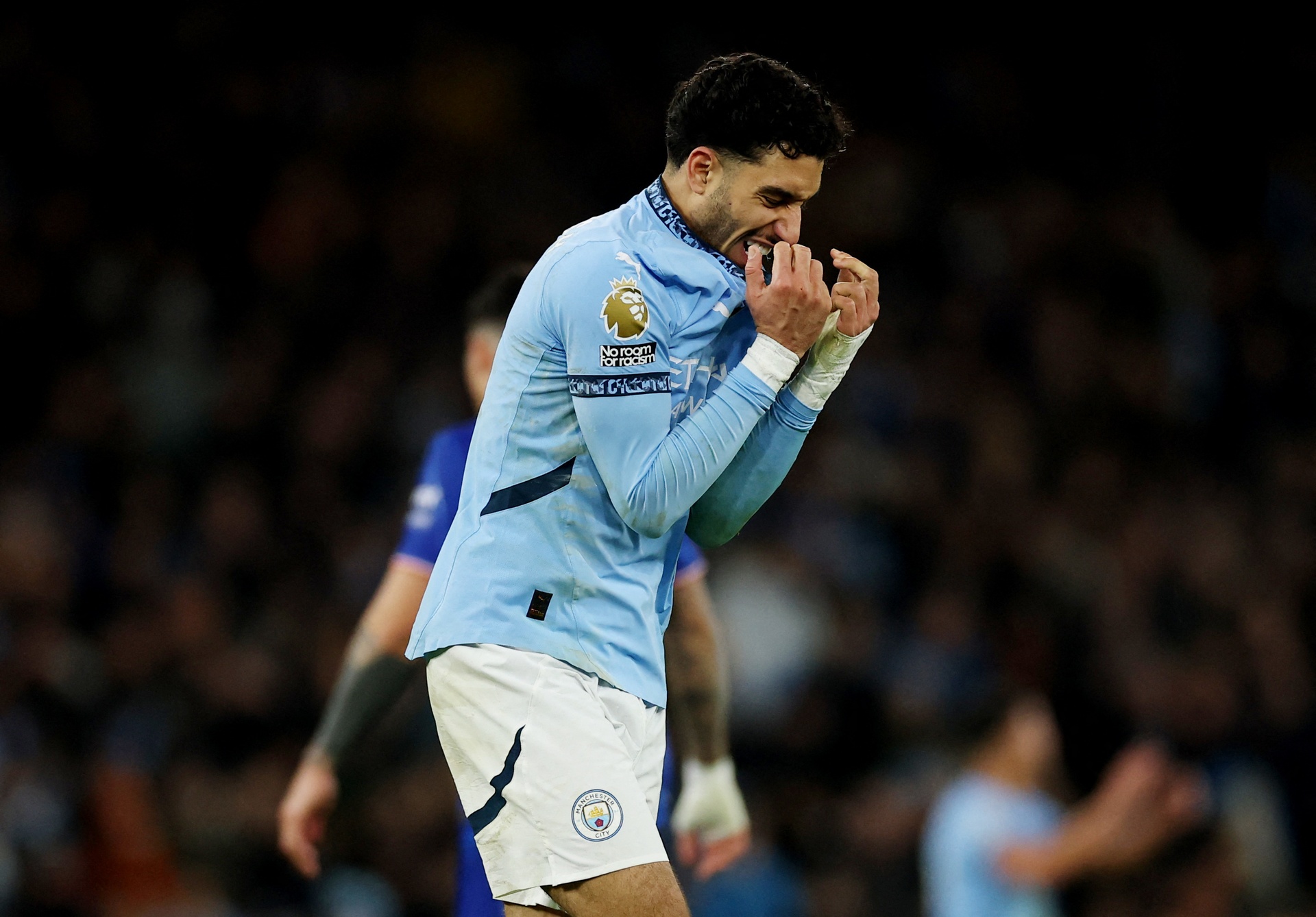 Khusanov mac loi anh 7