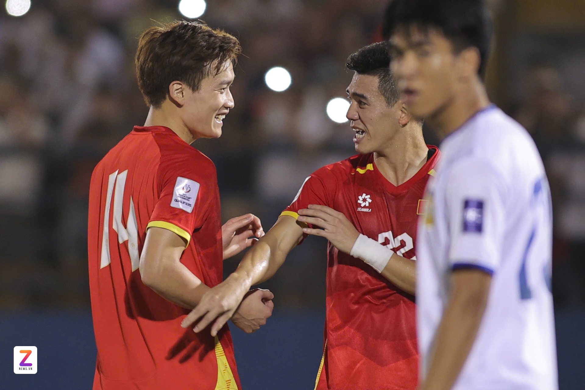 Tuyen Viet Nam vs Lao anh 13