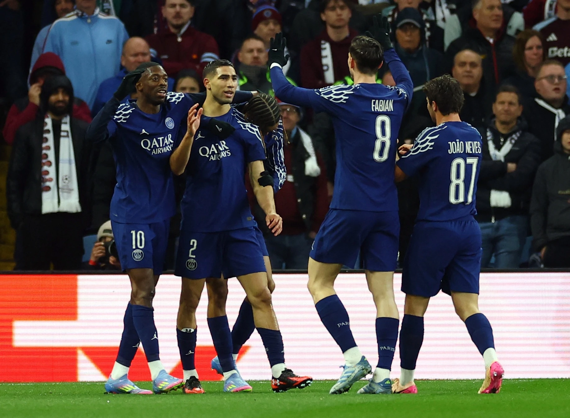 Aston Villa dau PSG anh 5