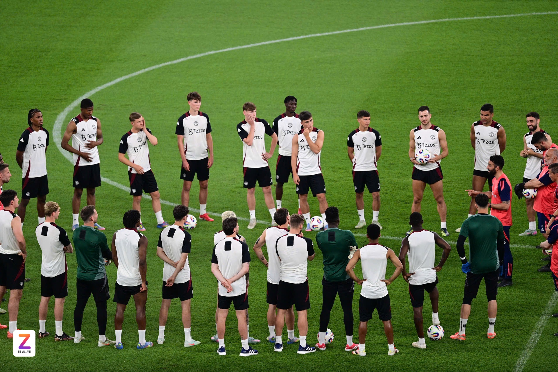 Dàn sao M.U thở dốc trong buổi tập trước ngày gặp đội Đông Nam Á 1 MU dau ngoi sao DNA anh 1