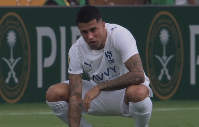 Nhớ Jota, Cancelo và Neves bật khóc nức nở ngay trên sân 2 Jota qua doi anh 3