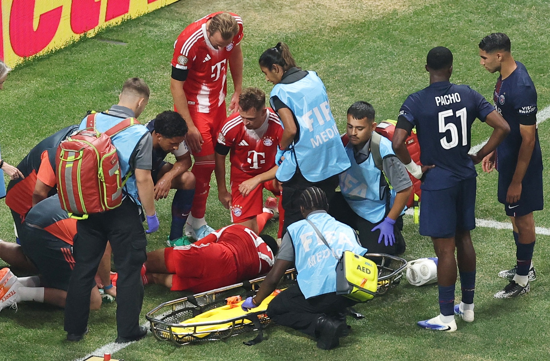 Musiala chan thuong anh 3