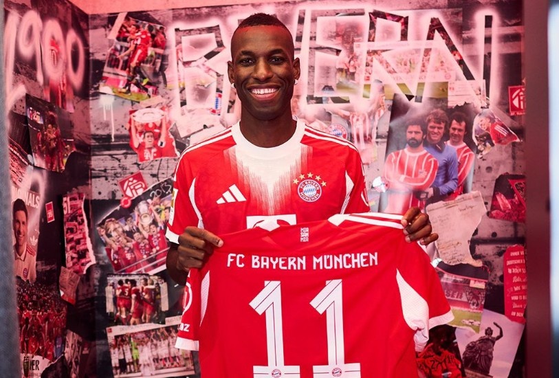 10 'bom tấn' hoàn tất trong ngày cuối phiên chợ hè 1 chuyen nhuong he anh 1