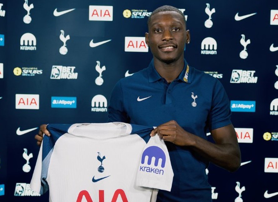 10 'bom tấn' hoàn tất trong ngày cuối phiên chợ hè 7 chuyen nhuong he anh 7