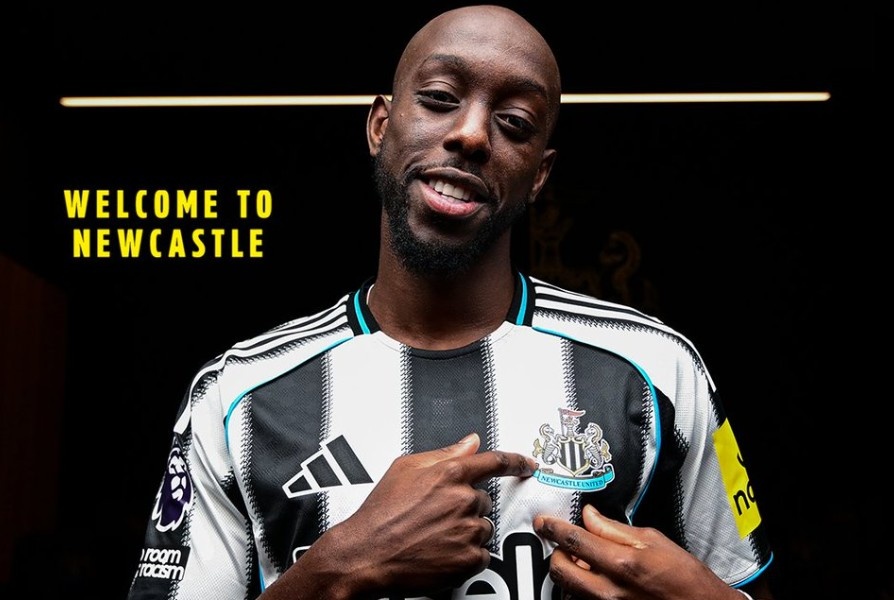 10 'bom tấn' hoàn tất trong ngày cuối phiên chợ hè 9 chuyen nhuong he anh 9