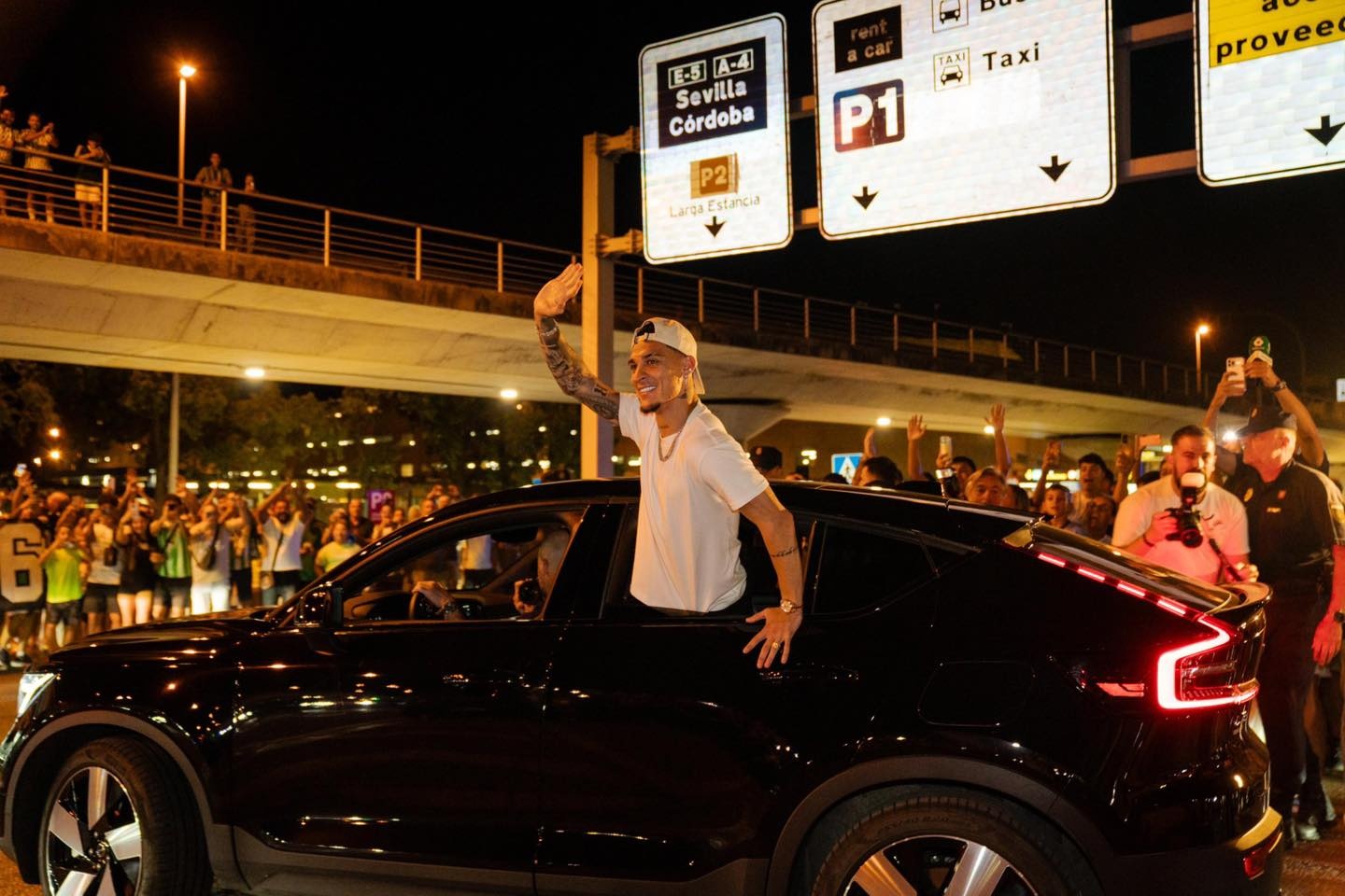 10 'bom tấn' hoàn tất trong ngày cuối phiên chợ hè 8 chuyen nhuong he anh 8