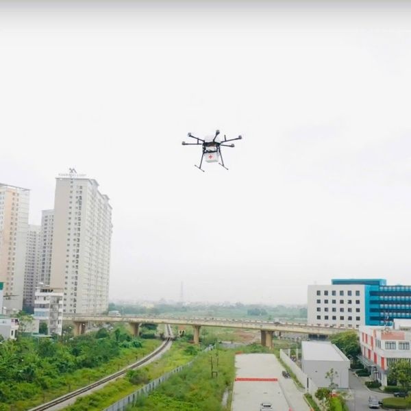 Drone cuu ho anh 5