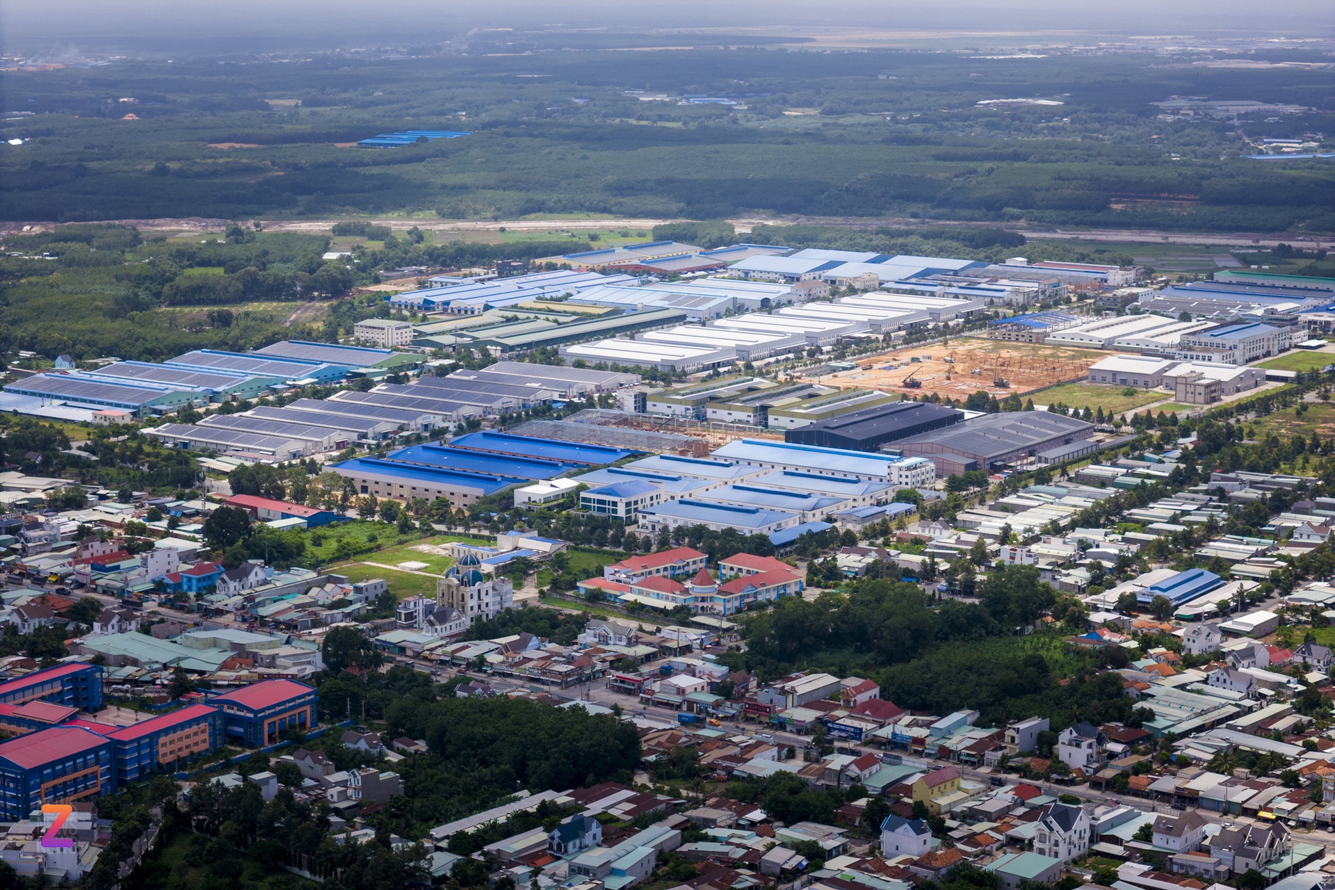 Với địa giới này, phường Bình Dương trở thành nơi tập trung nhiều khu công nghiệp (KCN) nhất cả nước, với 7 KCN đang hoạt động. Với địa giới này, phường Bình Dương trở thành nơi tập trung nhiều khu công nghiệp (KCN) nhất cả nước, với 7 KCN đang hoạt động.