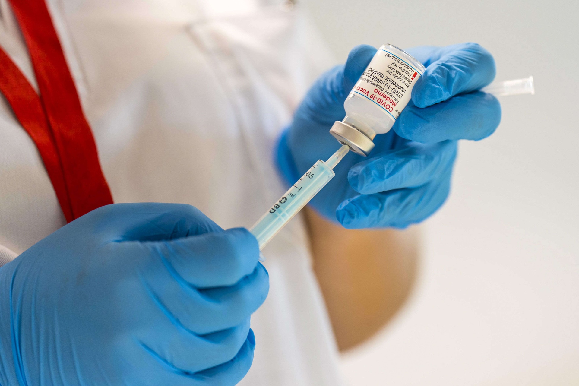 My tiem vaccine Covid19 lieu 3 anh 1