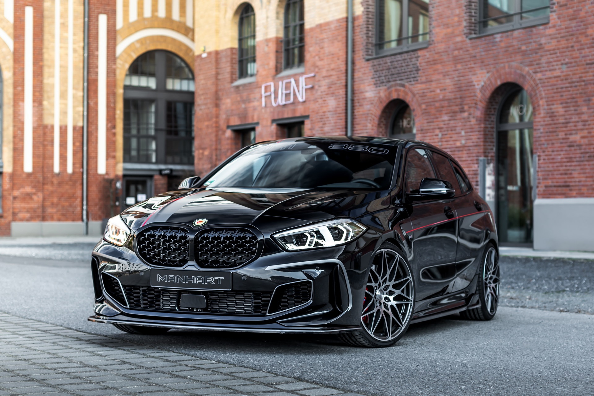 BMW,  M135i xDrive,  hatchback anh 1