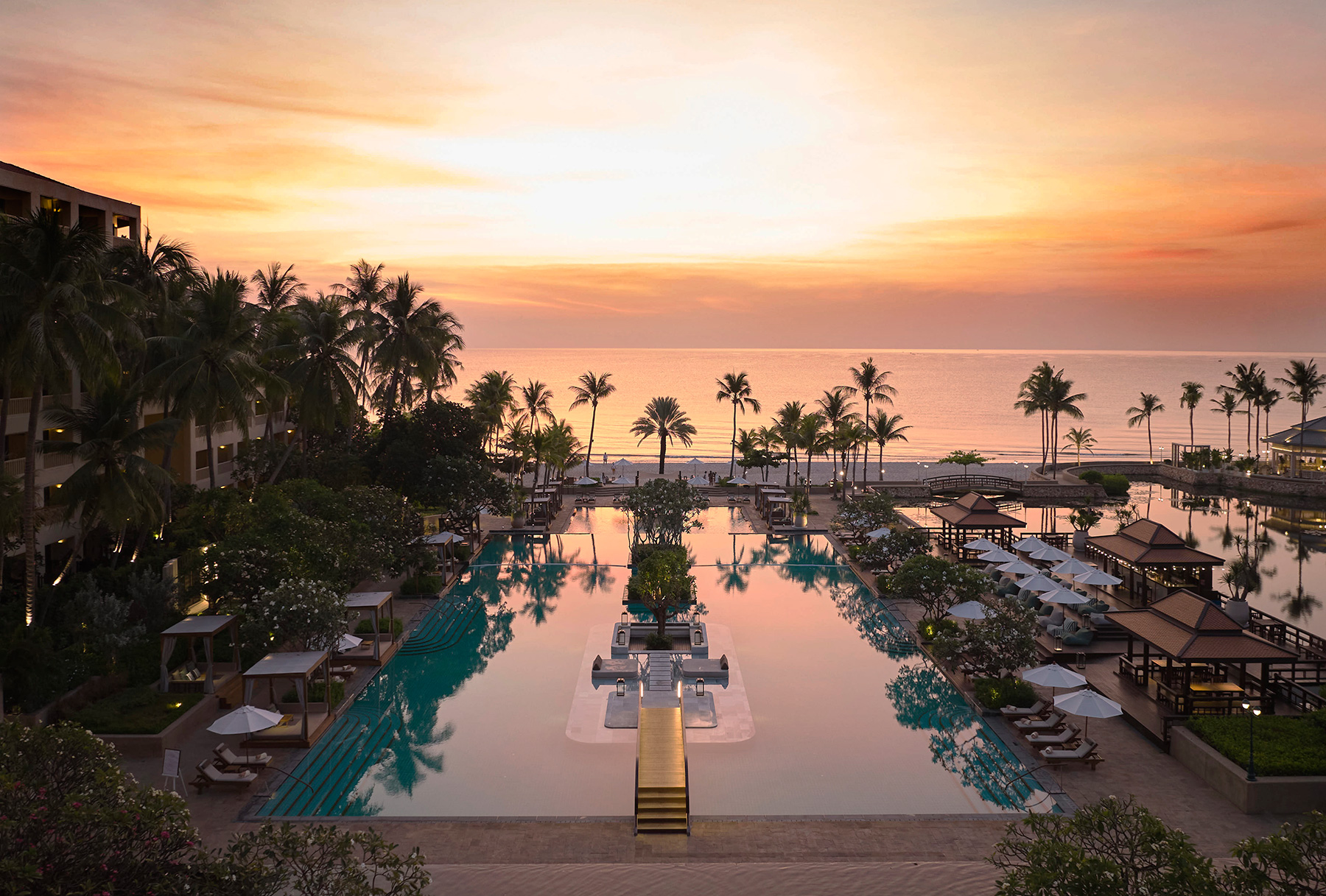 Resort nghỉ dưỡng nằm sát bờ biển ở Thái Lan