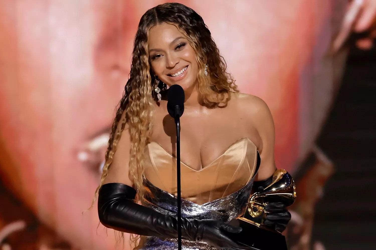 Grammy 2023 anh 1