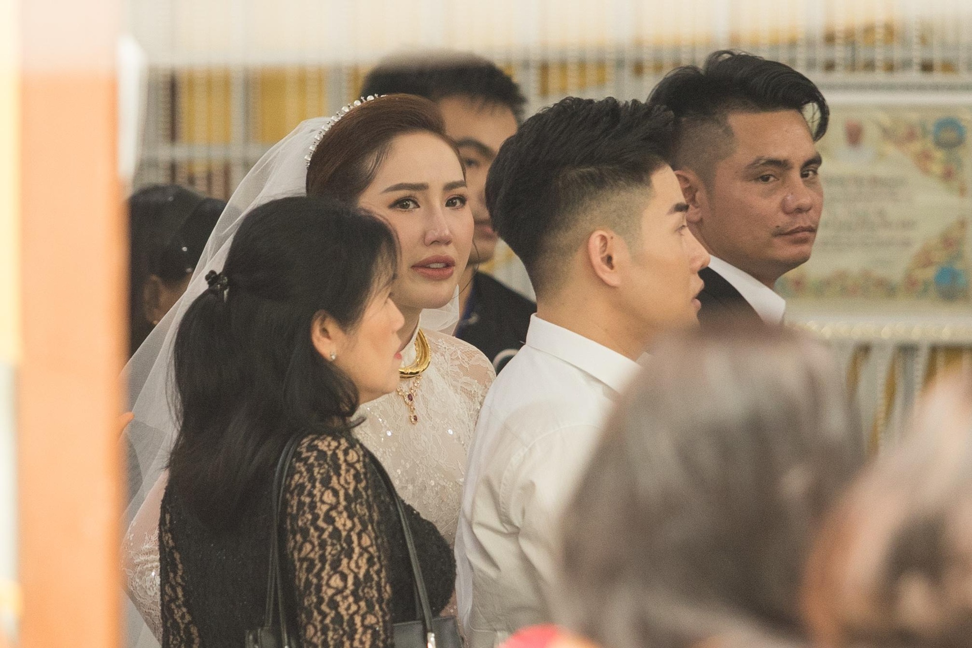 bao thy dam cuoi anh 1