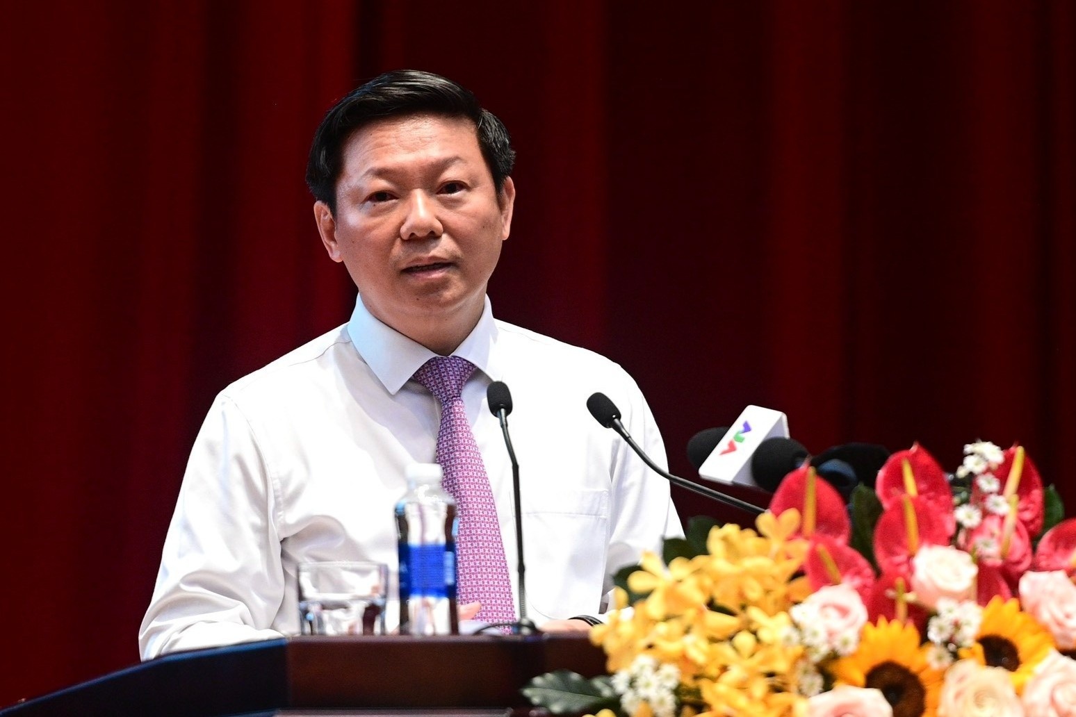 cong tac bao chi anh 1