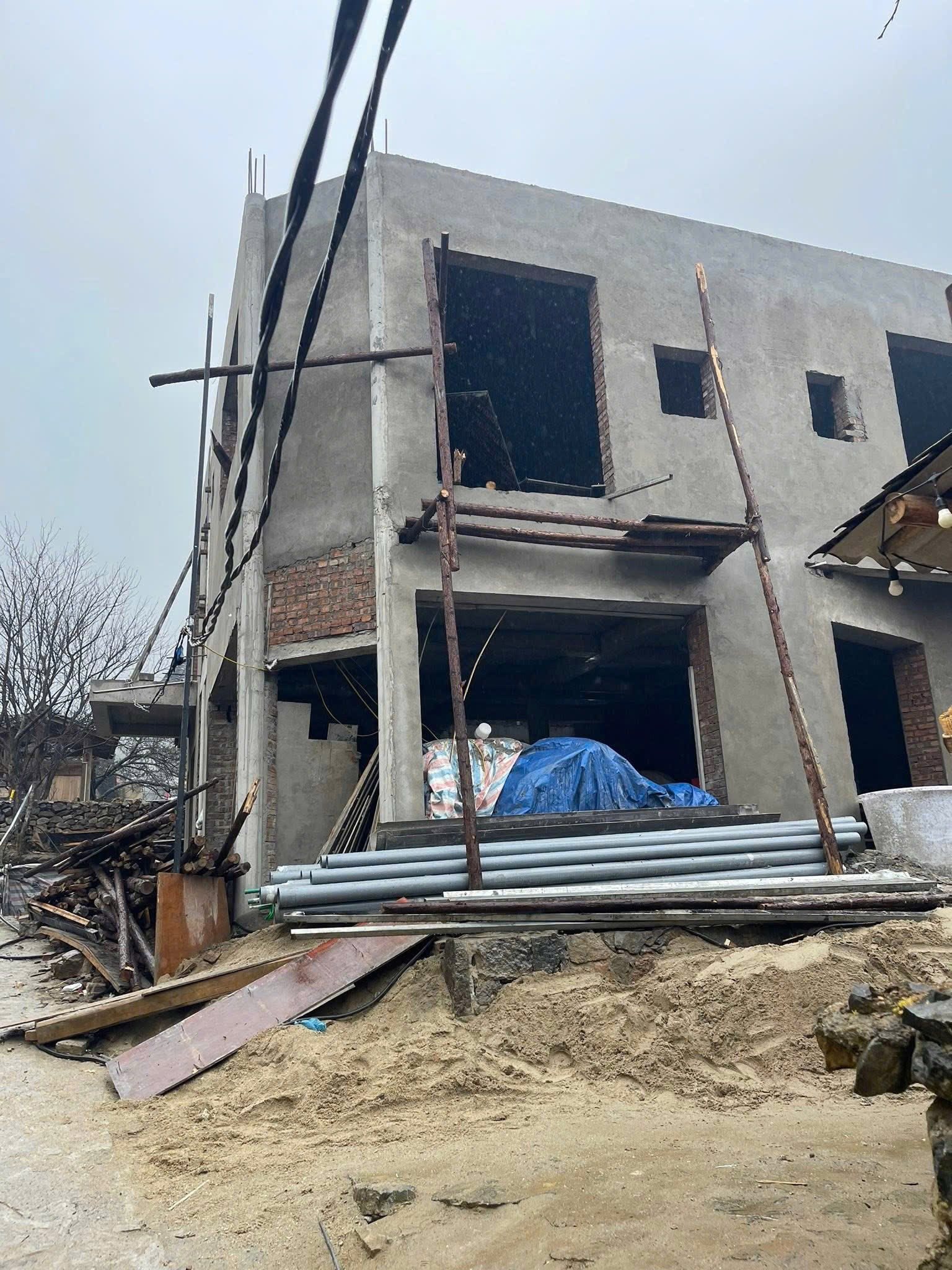 Căn nhà bê tông 2 tầng tại Lô Lô Chải