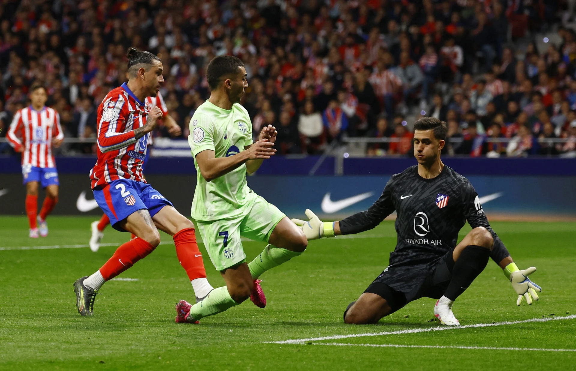 Atletico Madrid dau Barcelona anh 1