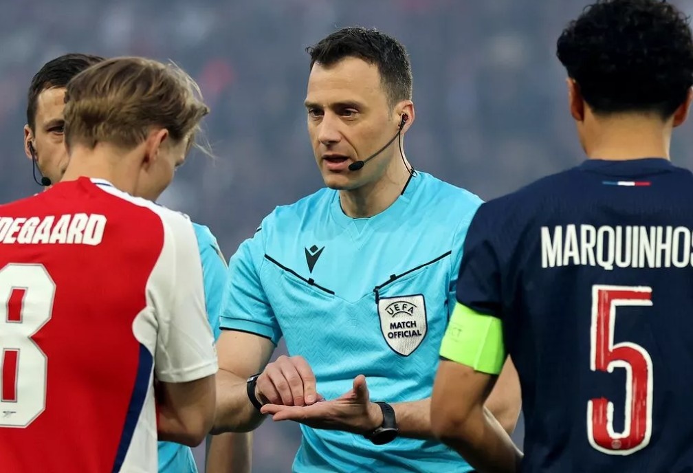 Trọng tài dàn xếp tỷ số và nhận hối lộ bắt trận chung kết M.U - Tottenham 1 chung ket C2 anh 1