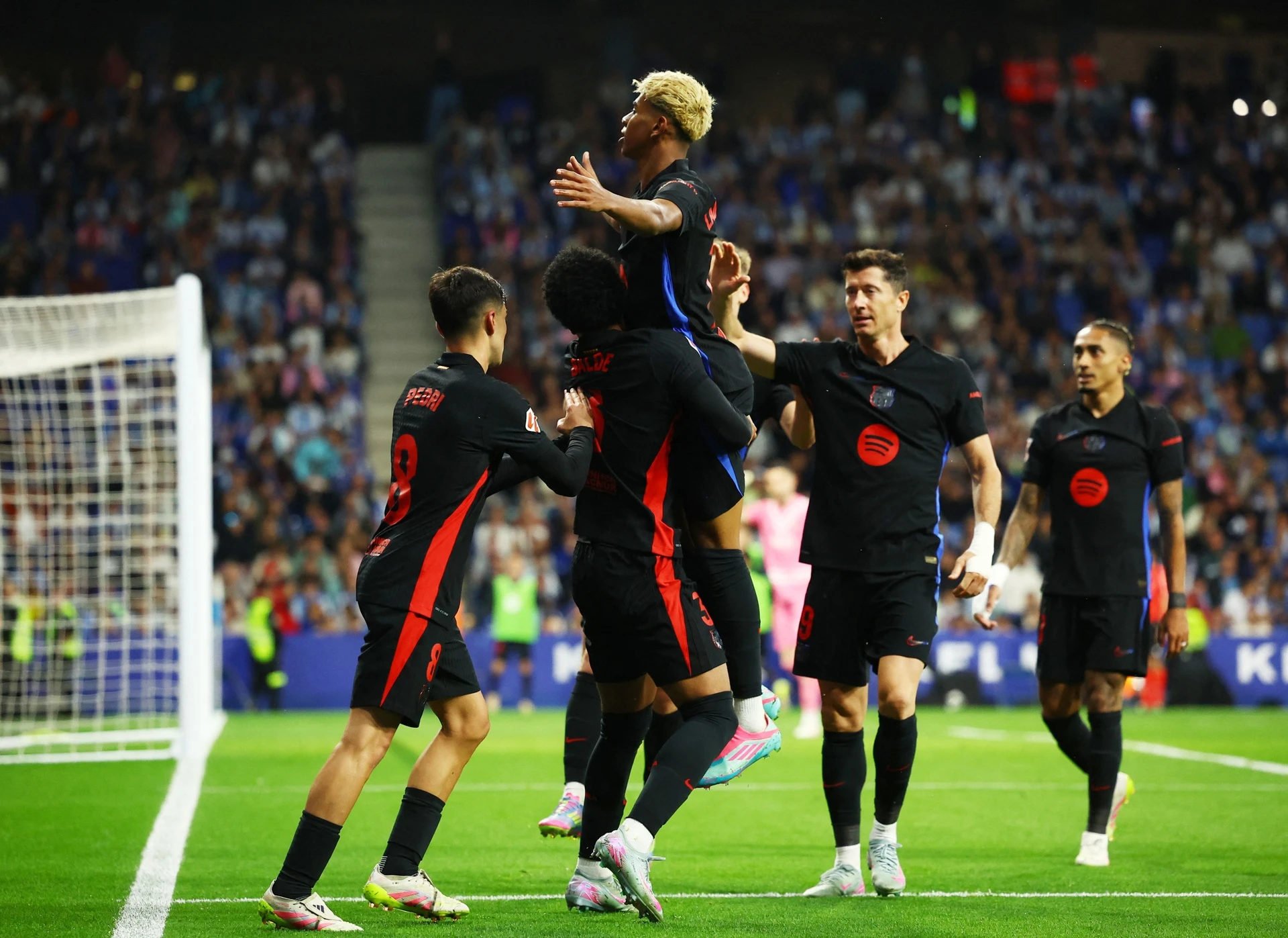 Barcelona vo dich anh 3