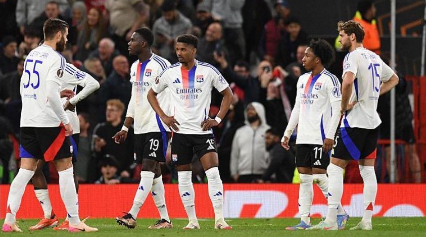 Chấn động: CLB 7 lần vô địch nước Pháp bị giáng xuống hạng 2 1 Lyon xuong Ligue 2 anh 1