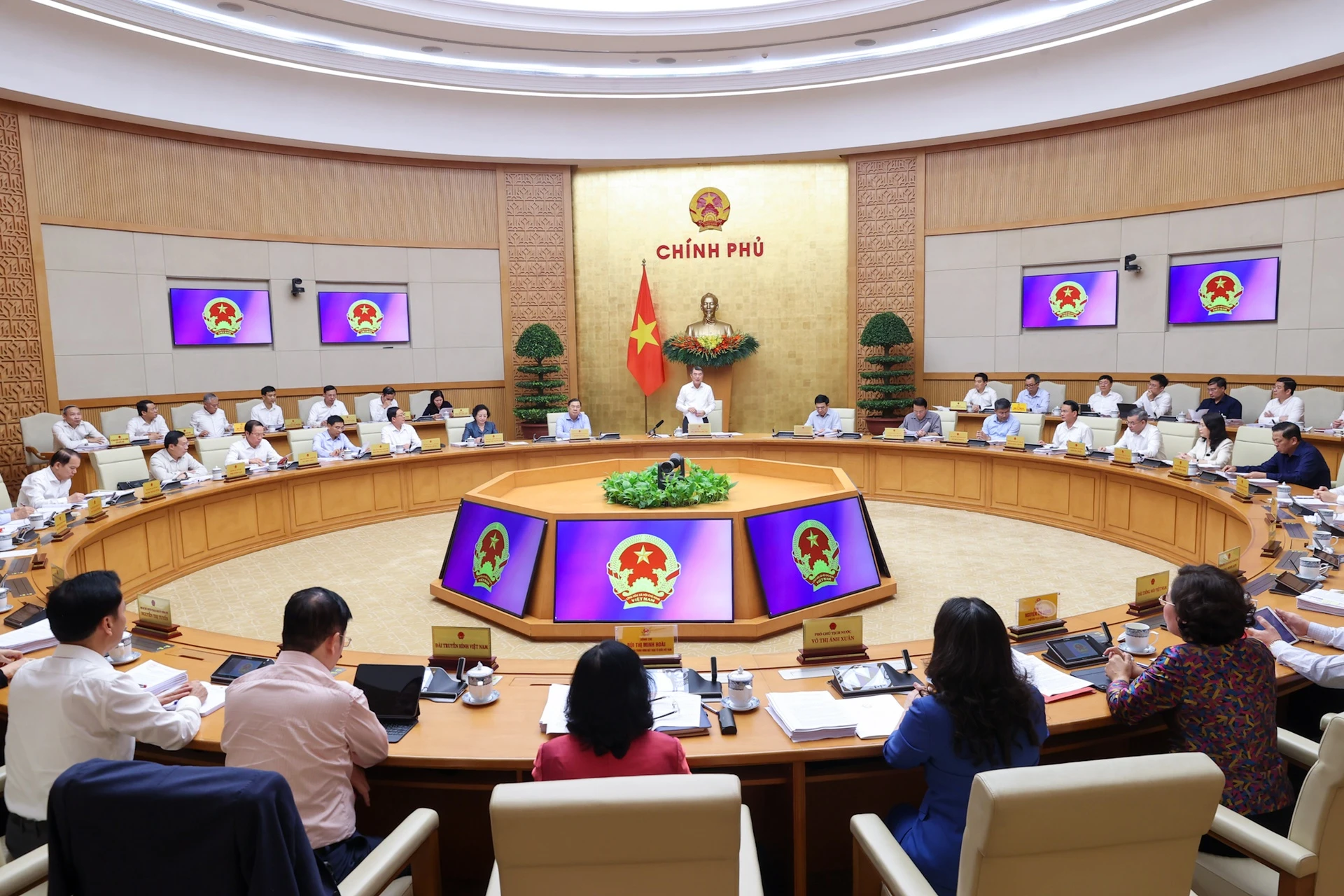 Thủ tướng Lê Minh Hưng ảnh 3