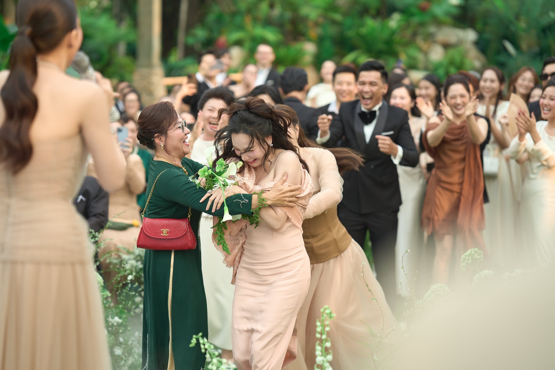 vu cat tuong,  vo vu cat tuong,  thu trang anh 9