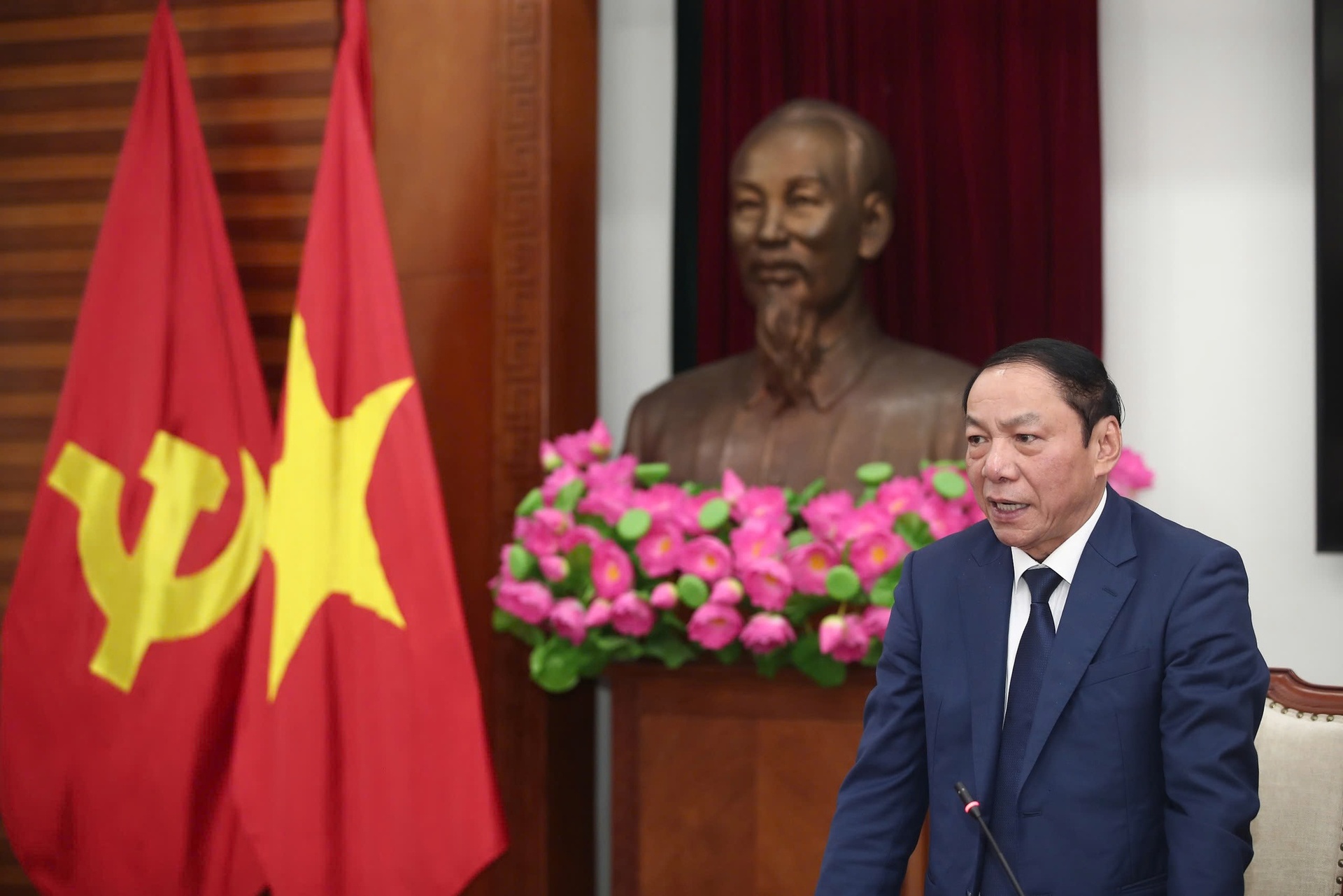 bo truong,  nguyen van hung,  giam doc san xuat anh 5