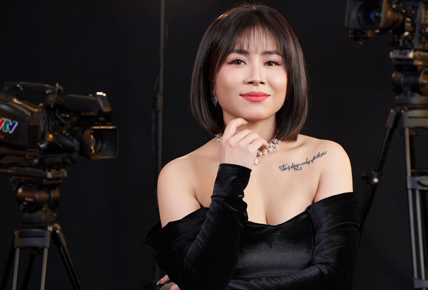 quang cao,  nghe si quang cao,  quyen linh,  sua gia,  hoang linh anh 1