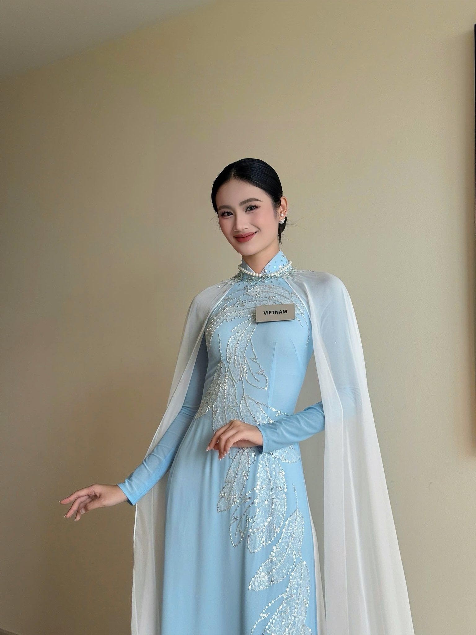 y nhi,  ban trai y nhi,  bo y nhi,  miss world anh 2