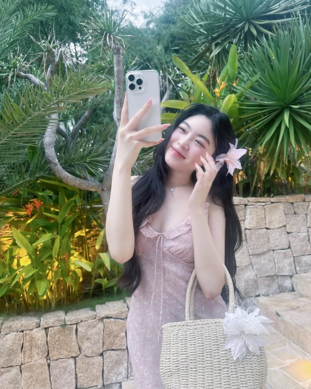 Lo Lem,  con gai quyen linh,  dien vien quyen linh anh 7