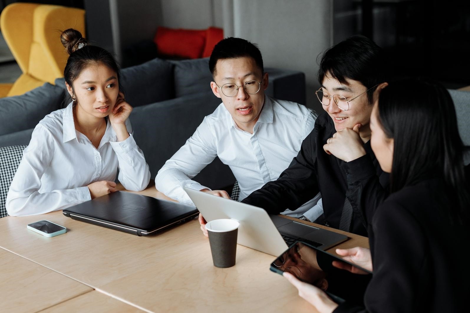 hanh dong bi ghet anh 6