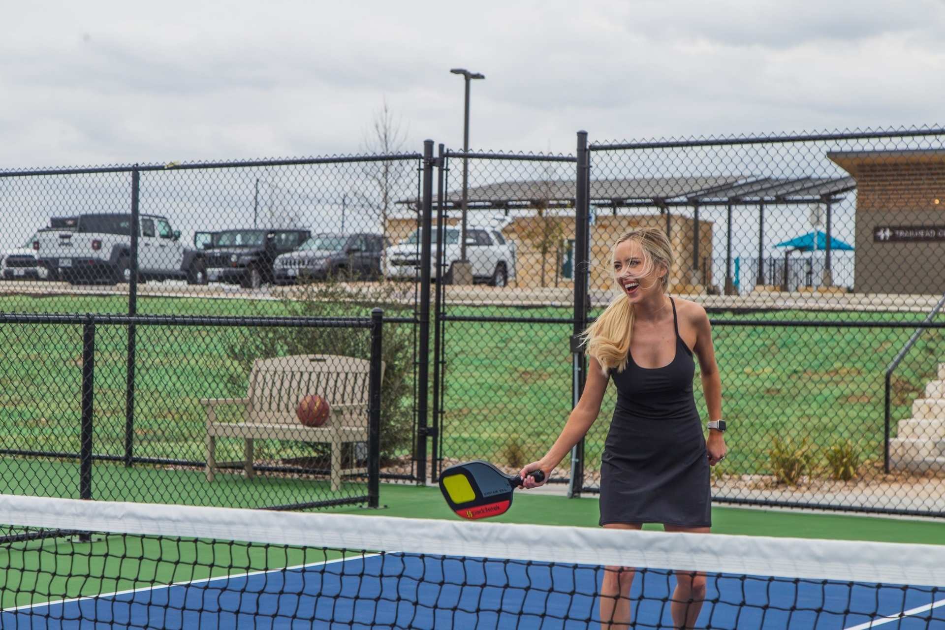 san pickleball tieng on, giai quyet tieng on, Los Gatos pickleball, cach am san pickleball, California pickleball anh 2