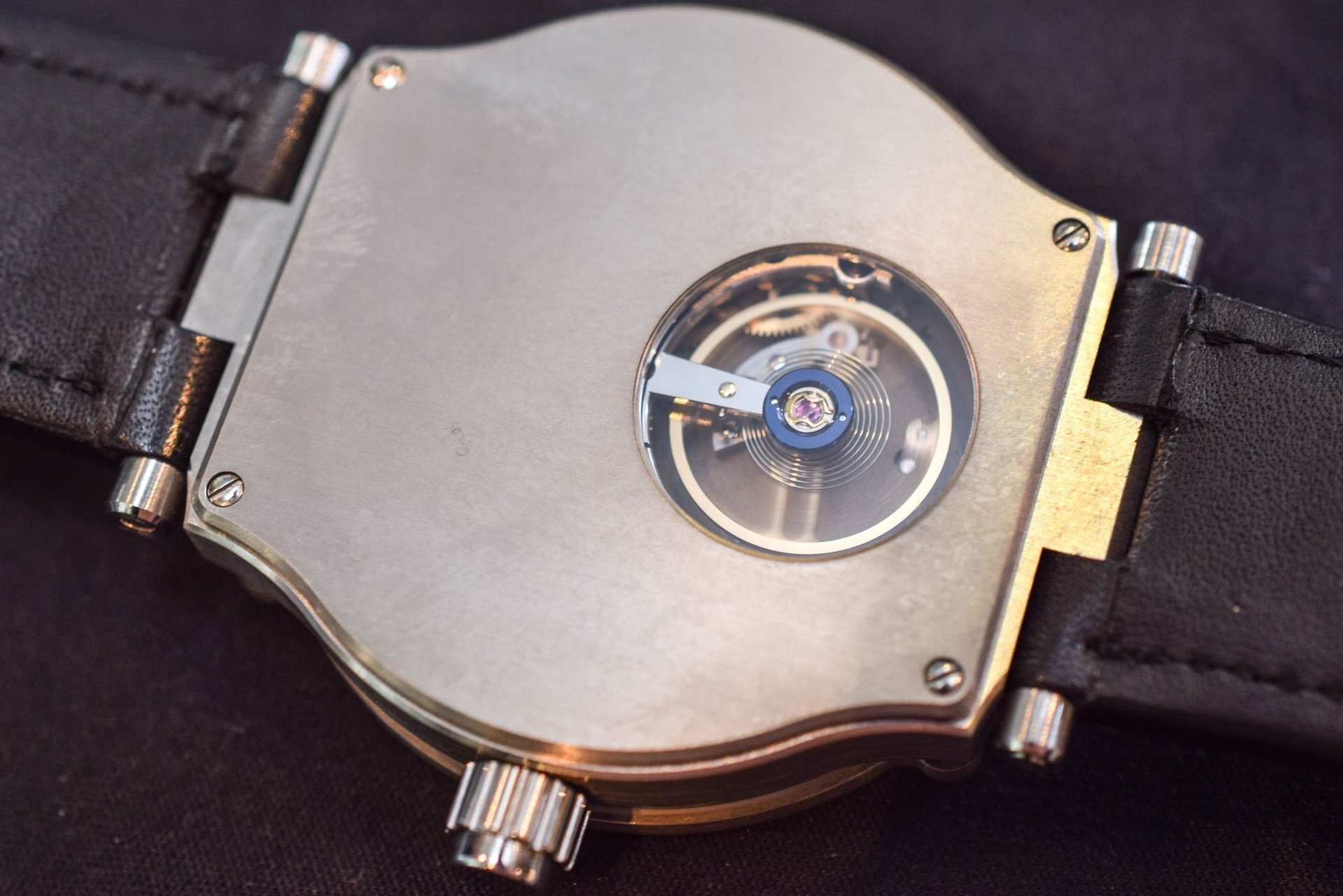 Mark Zuckerberg dong ho,  dong ho Mark Zuckerberg,  CEO Meta dong ho,  dong ho xa xi,  Greubel Forsey gia,  Sylvain Pinaud gia,  dong ho hiem anh 4