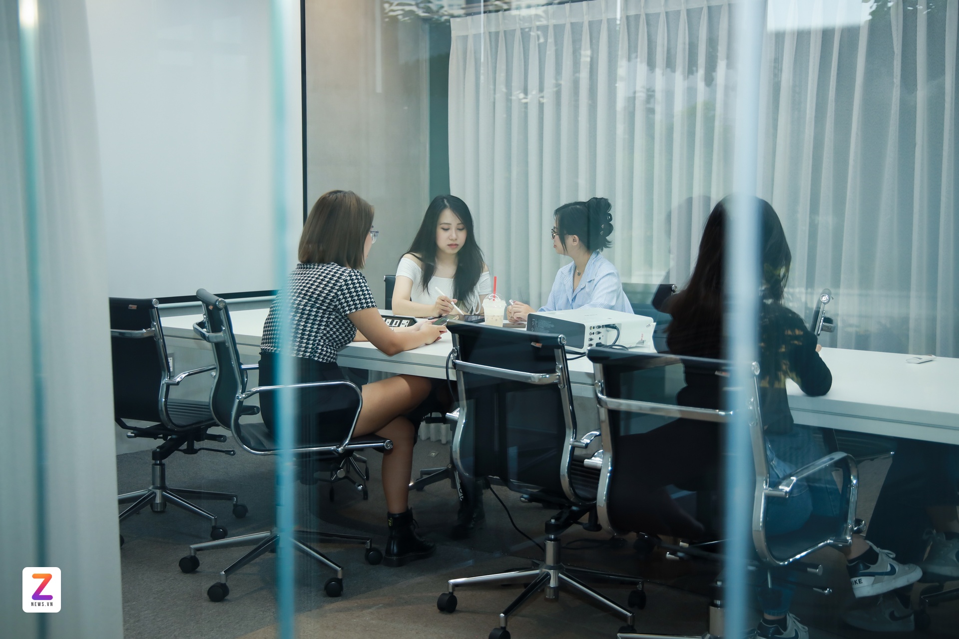 ha noi,  tp.hcm,  luong,  cong viec,  nhan su,  roi tp.hcm,  ra ha noi anh 4