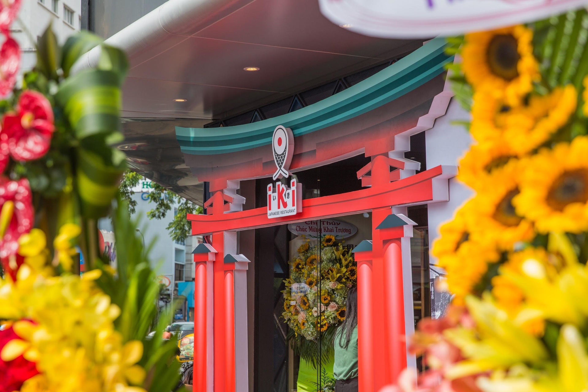 Nha hang IKI Sushi anh 1