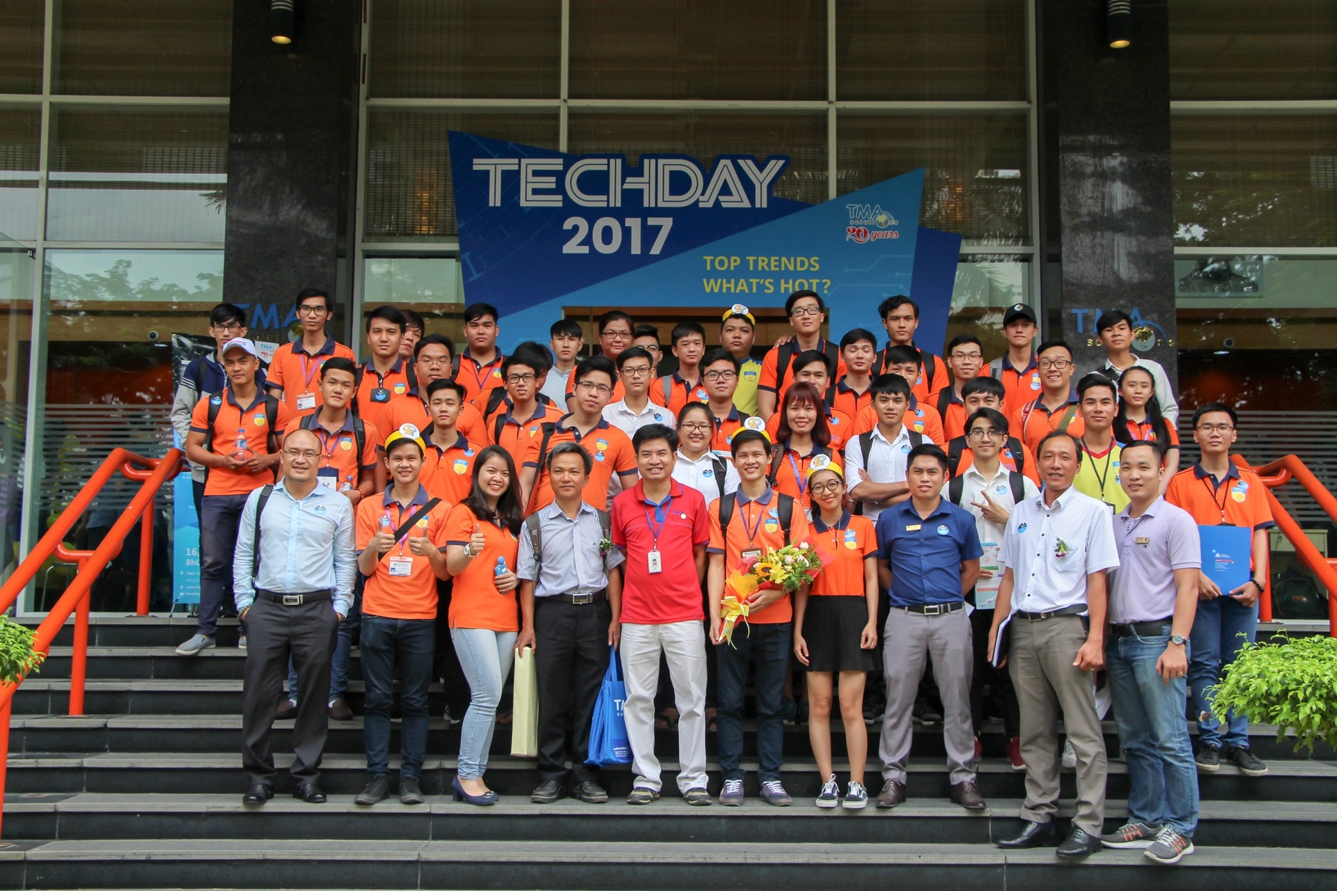 Hutech anh 2
