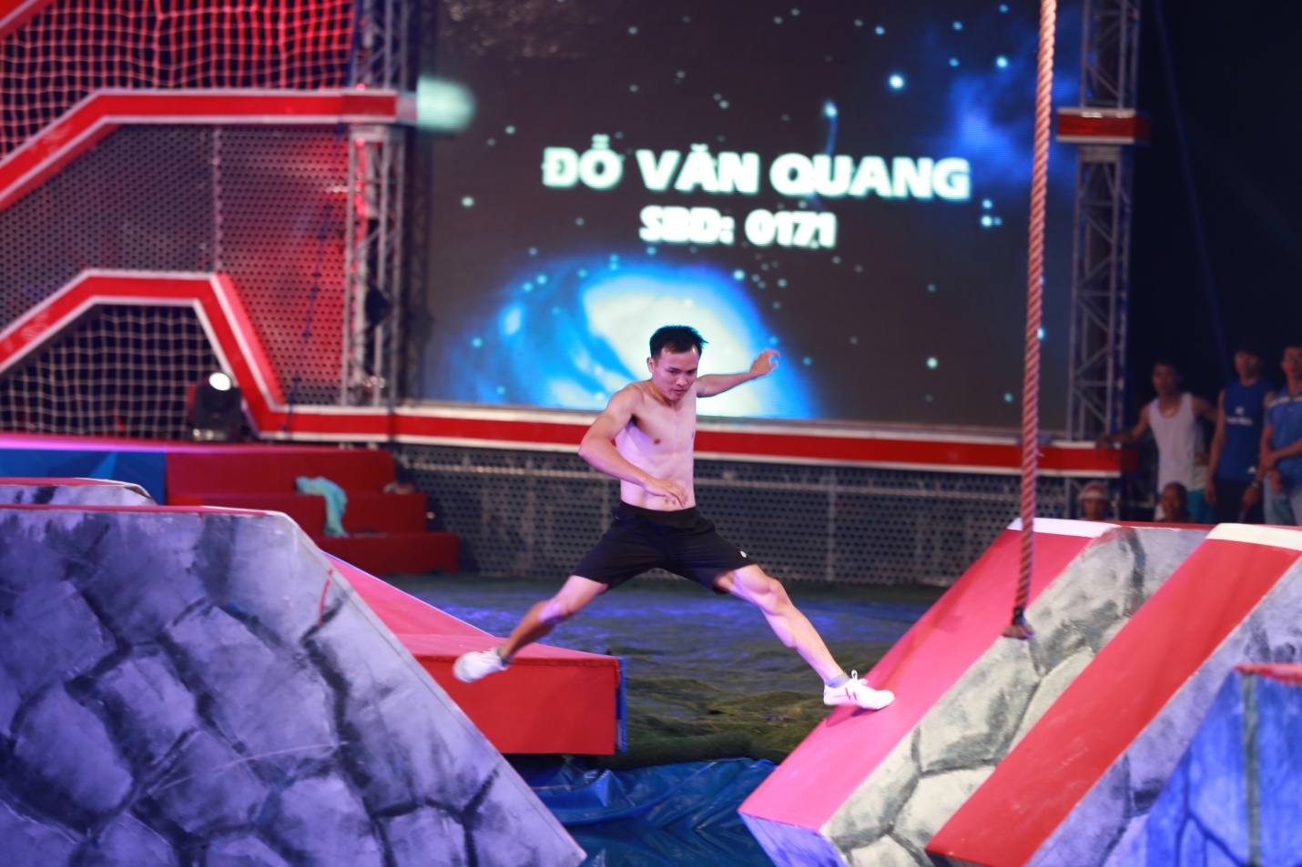Sasuke Viet Nam anh 2