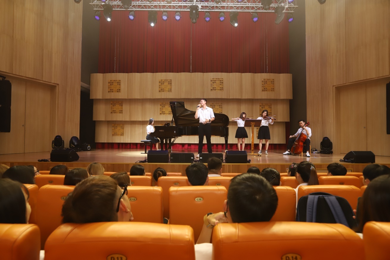 SIU,  DH Quoc te Sai Gon anh 5