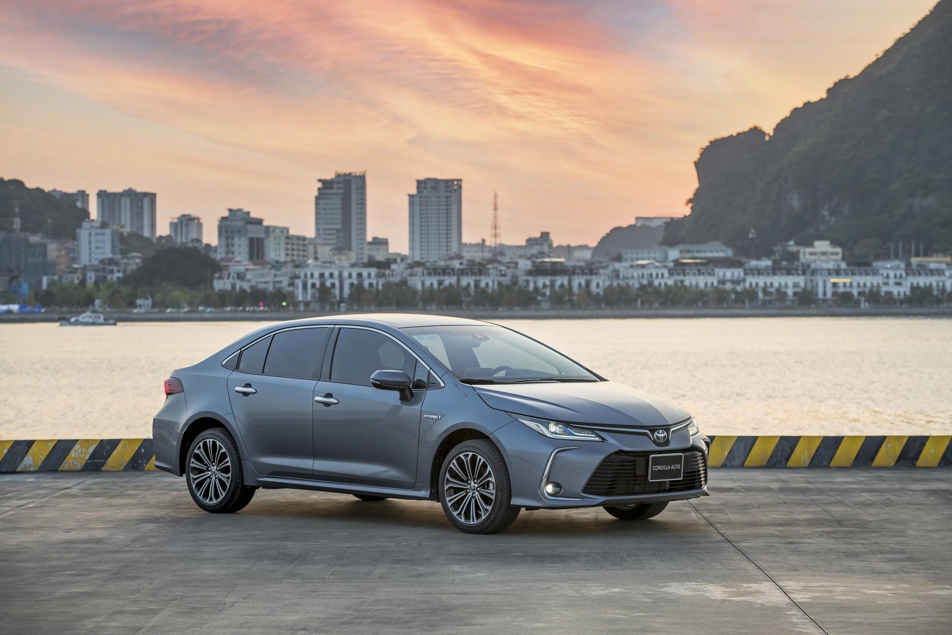 Corolla Altis HEV 2022,  Toyota anh 1