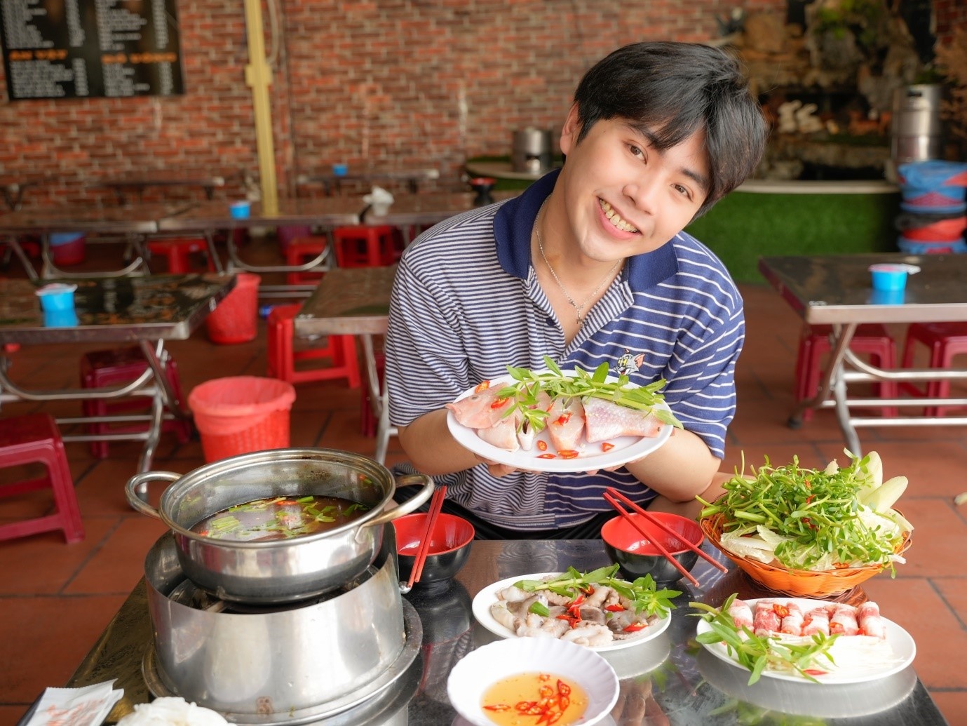 Quan lau nuong Sai Gon anh 2