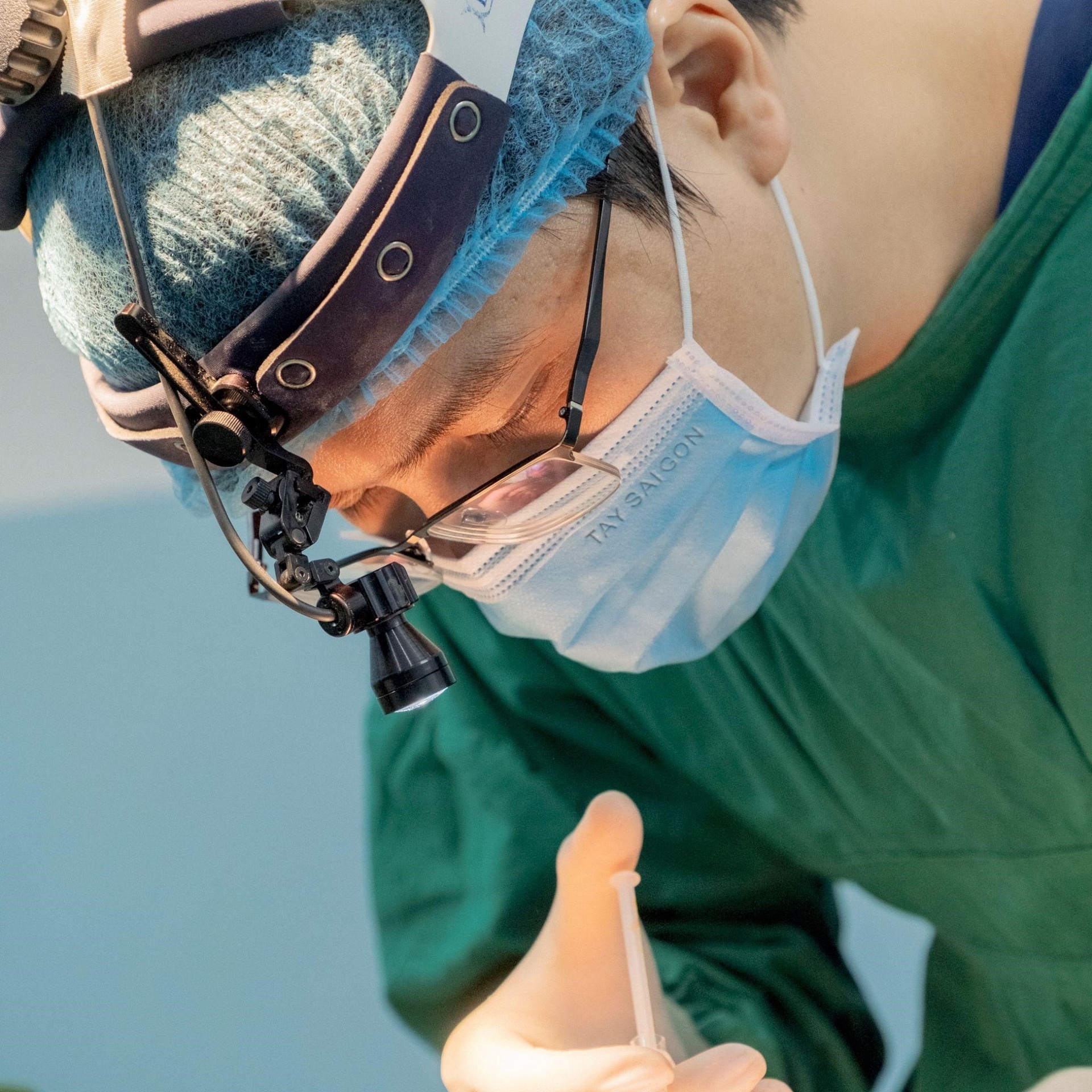 Phau thuat hut mo bung anh 2