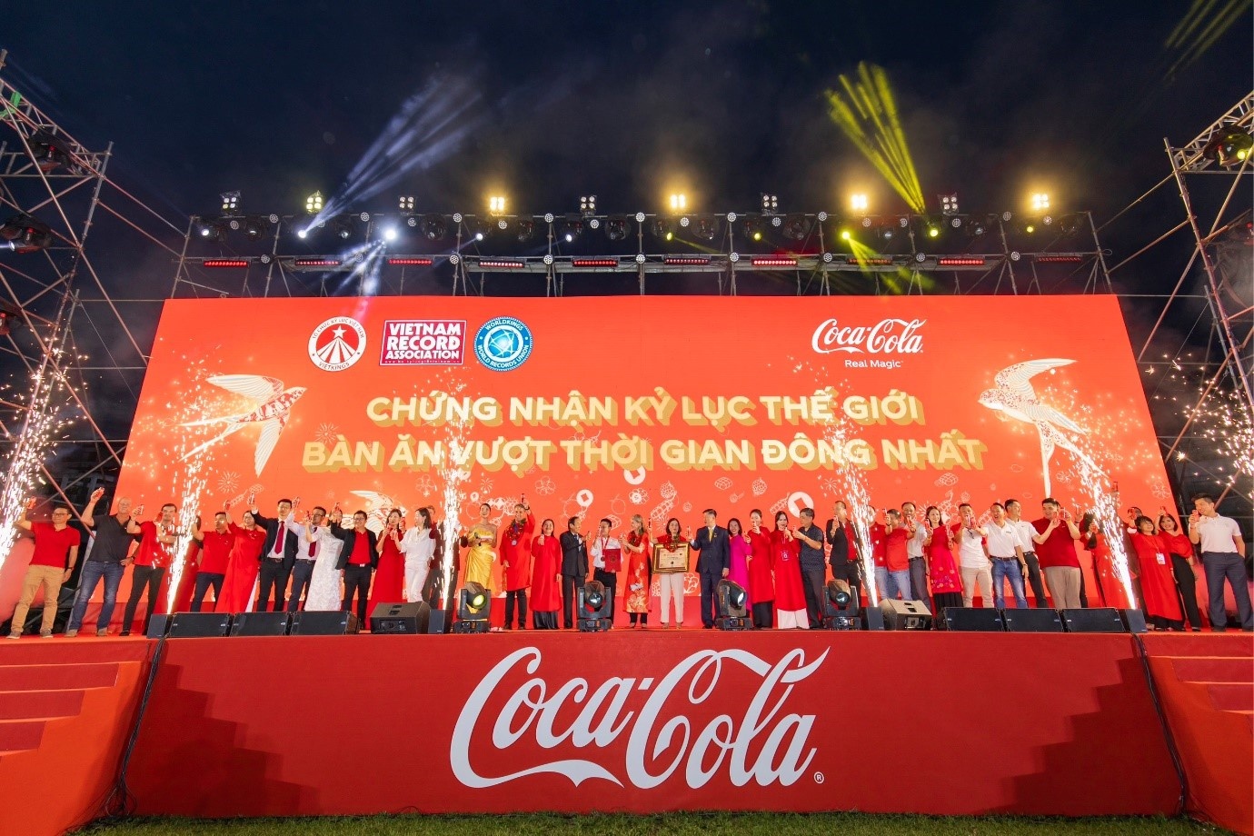 Coca-Cola lap ky luc anh 2