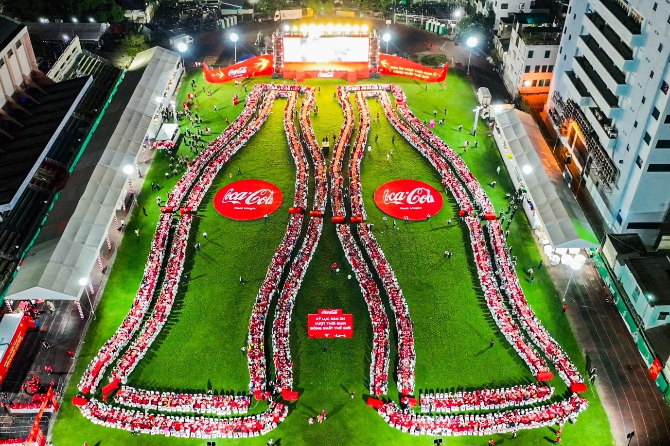 Coca-Cola lap ky luc anh 1