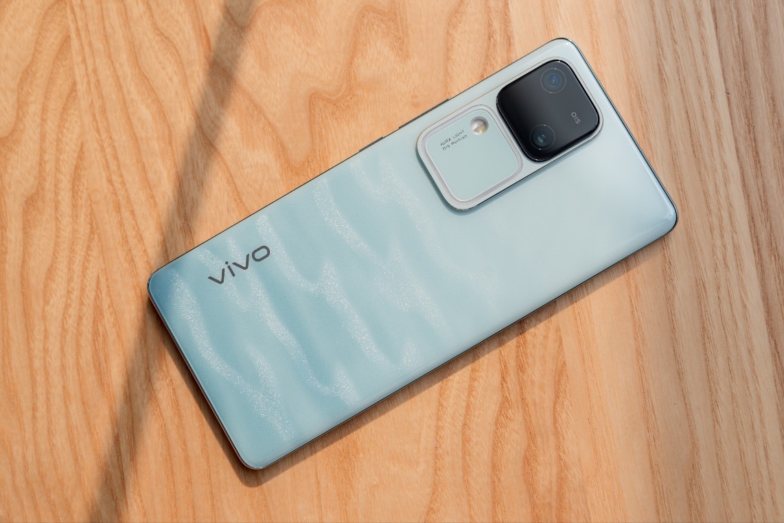 Vivo V30 anh 1