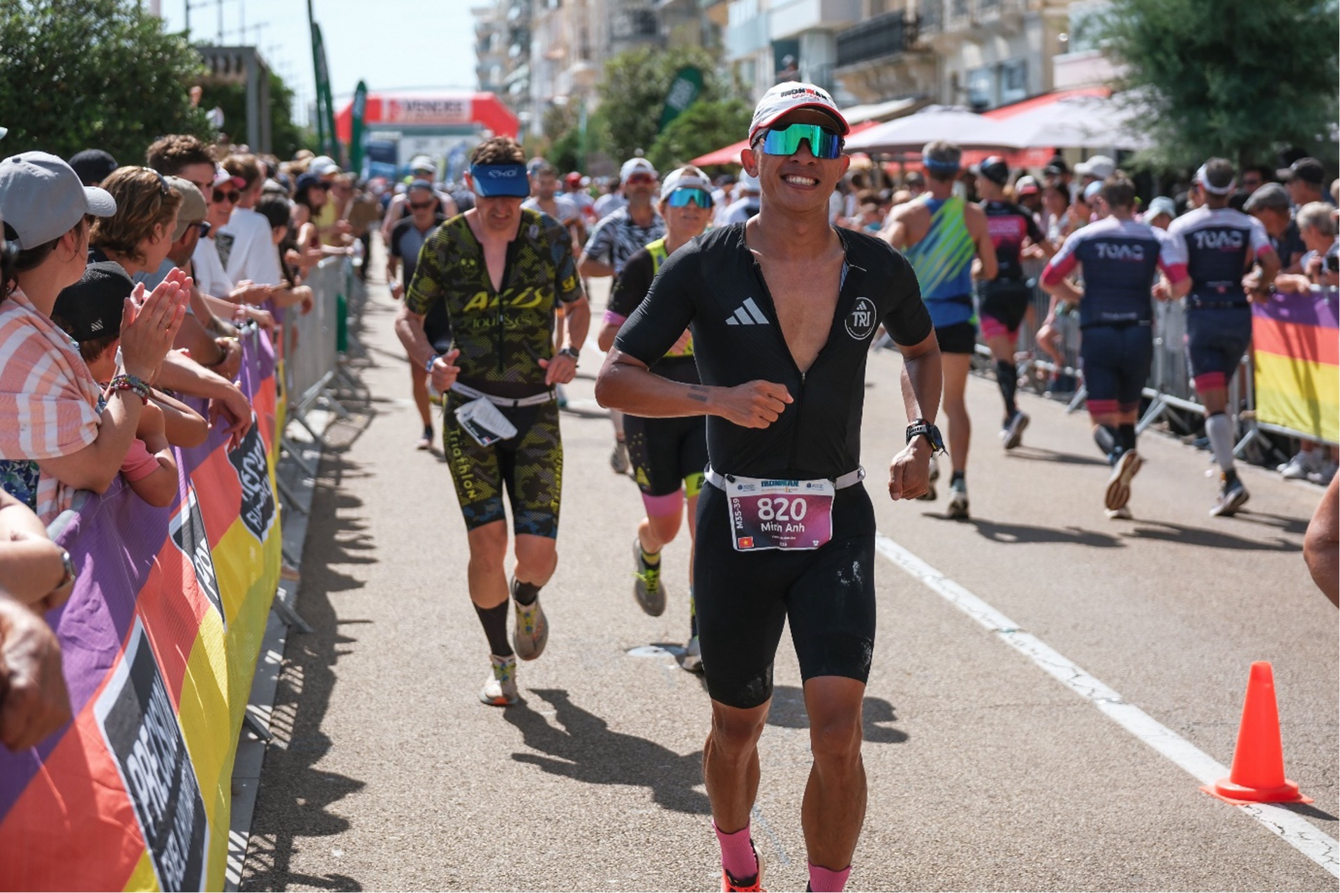 Garmin Forerunner đồng hành cùng hành trình chạy bộ 2 Không chạy để thắng, Minh Anh chạy để sống trọn từng khoảnh khắc - từ chinh phục Ironman 70.3 lần đầu đến việc hoàn thành liên tiếp 13 giải đấu. Ảnh: Znews