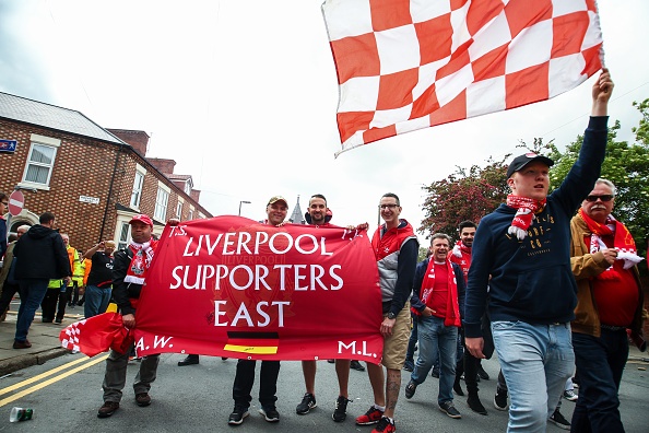 Liverpool,  Arsenal tranh ve du Champions Leagu anh 13
