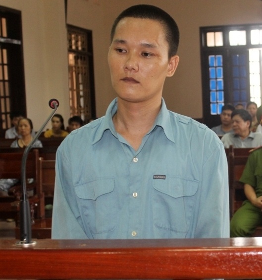 Bị cáo Lưu trước vành móng ngựa.