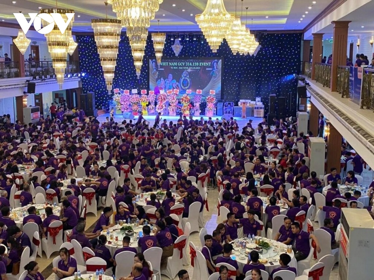 choi tien ao anh 1
