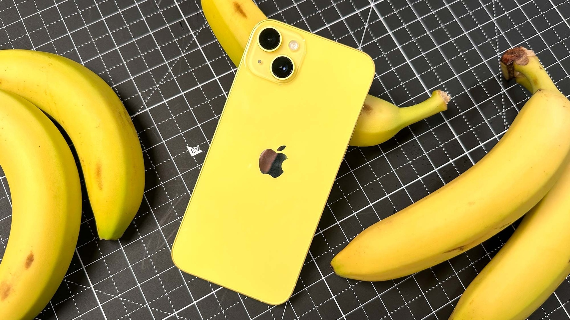 Apple ra mat iPhone vang anh 1